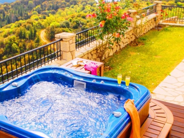 lefkas VIP villa outdoor jacuzzi
